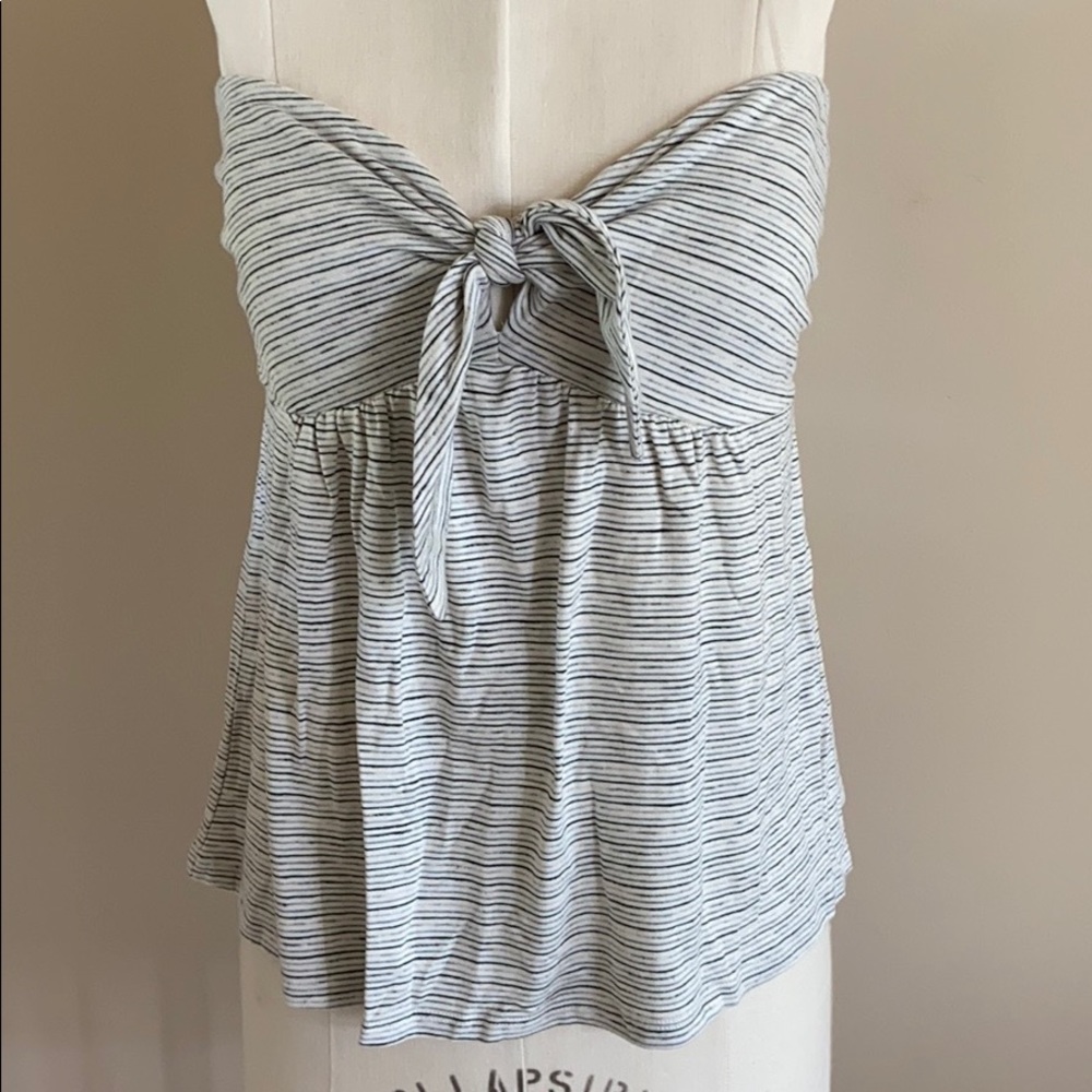 Socialite sweetheart neck top